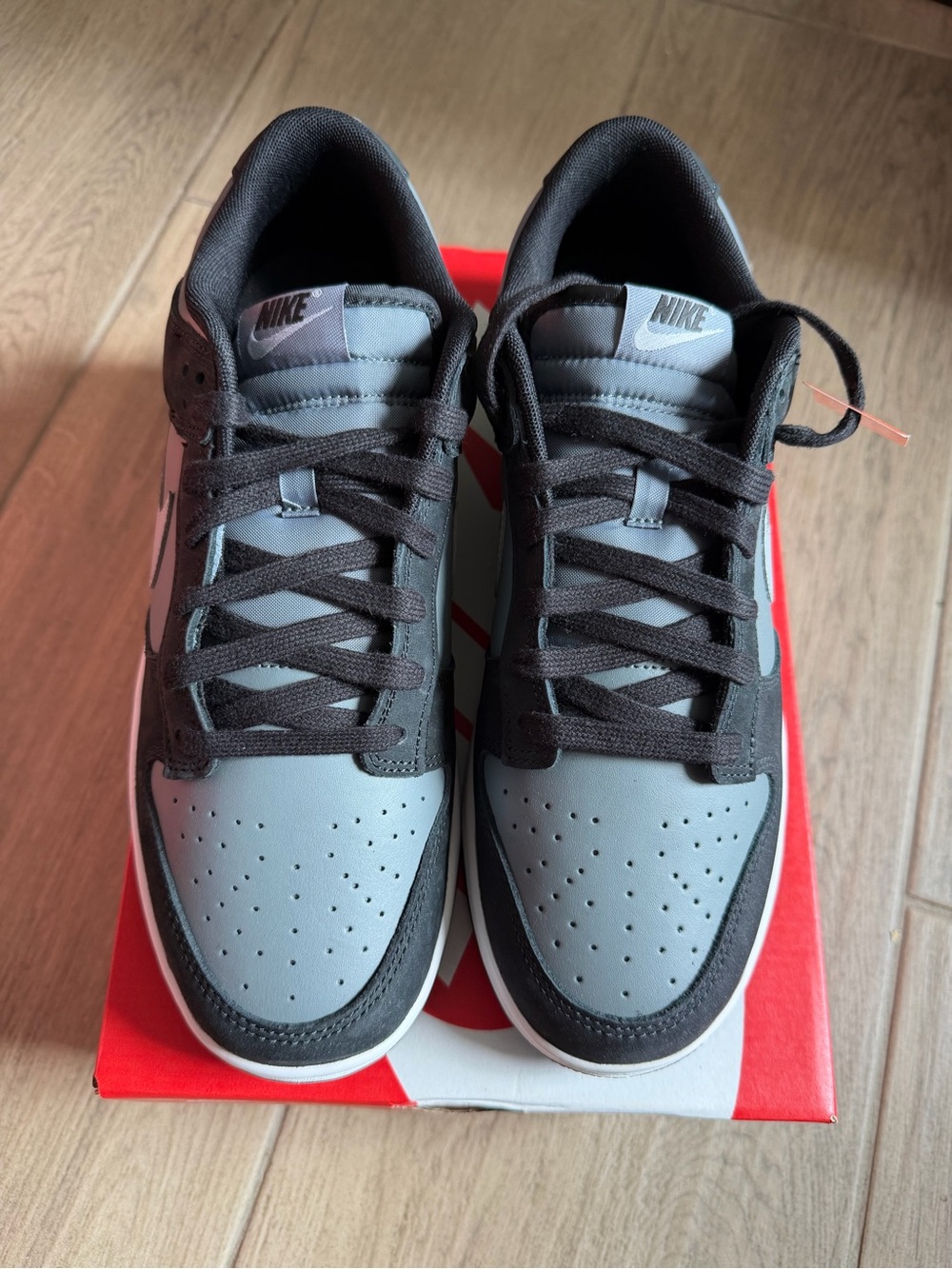 Nike Dunk Low - Picture 3 of 7